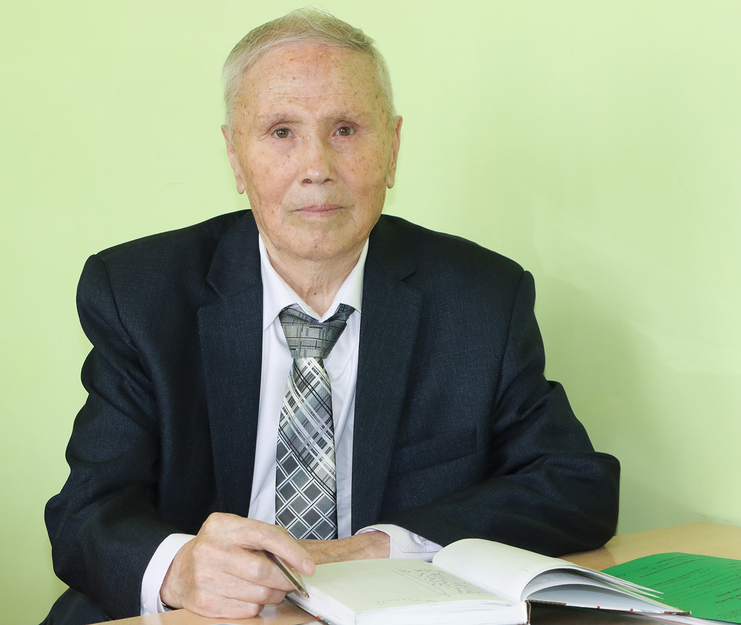 <strong>Рустенов Амангельды Рустенович</strong>